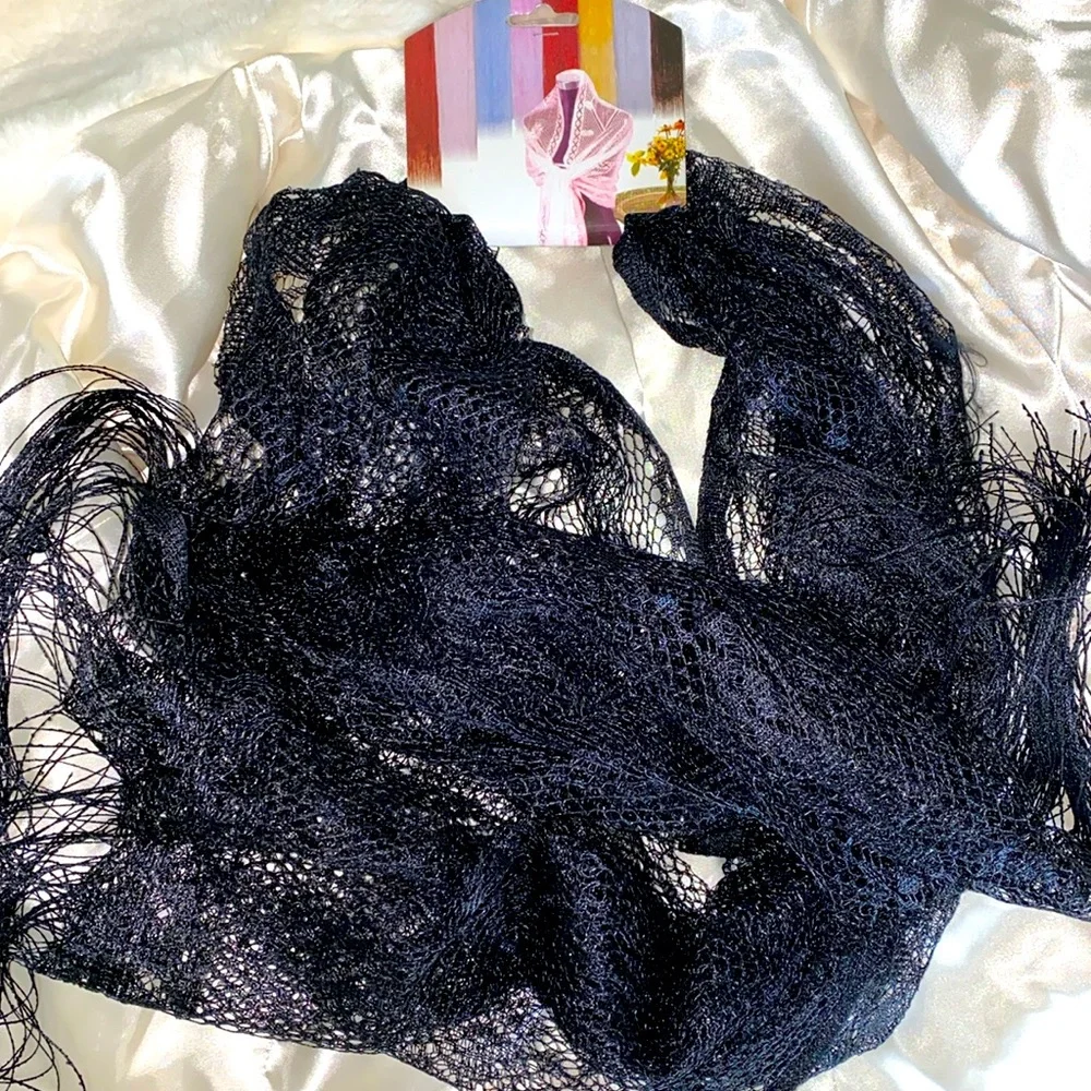 Black shawl with fringe (net scarf)